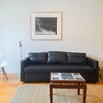 Apartment Fly Me To The Moon *