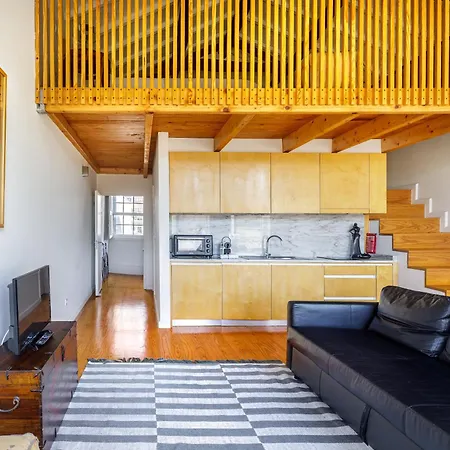 Fly Me To The Moon Apartment *