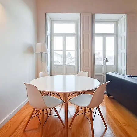 Fly Me To The Moon Apartment *